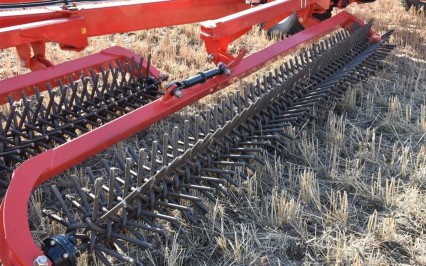 Hydraulically adjust tine angle from your tractor cab